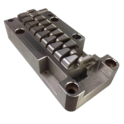 S136 CNC Torna Makinesi Parçaları Değerli Metal EDM Sondaj Kalıbı Çekirdek Boşluğu